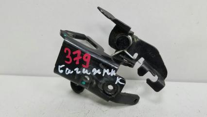 Ответная часть петля замка багажника Nissan Almera 2016 2012—2018