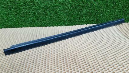 Уплотнитель бархотка стекла двери наружний задний правый Nissan Almera 1998