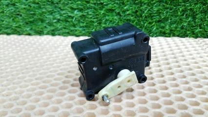 Моторчик сервопривод заслонки печки Nissan Maxima 1997