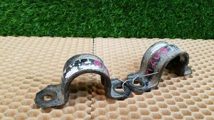 Кронштейн крепления стабилизатора скоба задний Nissan Teana 2004