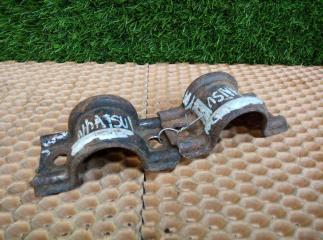 Фото запчасти кронштейн крепления стабилизатора скоба Daihatsu Storia 2003 Б/У запчасть Запчасть кронштейн крепления стабилизатора скоба Daihatsu Storia 2003