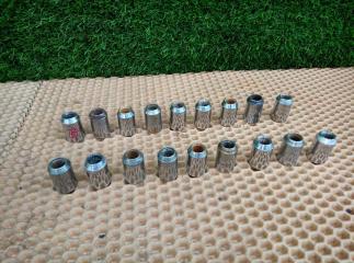 Запчасть комплект колесных болтов гаек Nissan Primera 2003