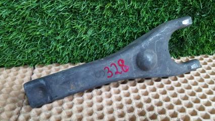 Фото запчасти вилка сцепления Nissan Vanette 1988 Б/У запчасть Запчасть вилка сцепления Nissan Vanette 1988