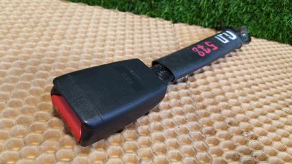 Замок ремня безопасности передний правый Nissan Fuga 2005