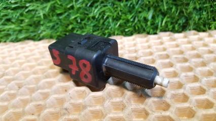 Выключатель стоп сигнала лягушка заднего тормоза Nissan Fuga 2005 Б/У Выключатель стоп сигнала лягушка заднего тормоза Nissan Fuga 2005