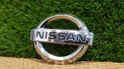 Эмблема задняя Nissan Fuga 2005