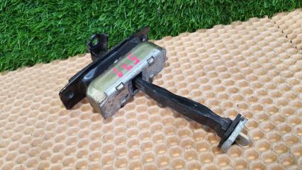 Ограничитель двери передний Nissan Fuga 2005