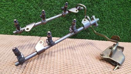 Топливная рампа с форсунками Nissan Fuga 2005