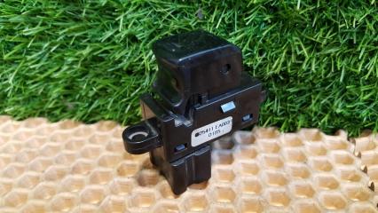 Кнопка стеклоподъемника задняя правая Nissan Fuga 2005 Б/У Кнопка стеклоподъемника задняя правая Nissan Fuga 2005