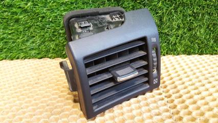 Дефлектор воздушный передний левый Nissan Fuga 2005