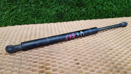 Амортизатор крышки двери багажника задний левый Nissan Fuga 2005