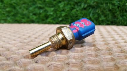 Датчик температуры двигателя Nissan Fuga 2005