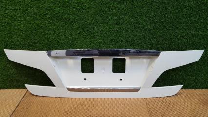 Накладка крышки багажника Nissan Fuga 2005 Б/У Накладка крышки багажника Nissan Fuga 2005