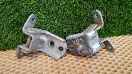 Петля двери комплект задняя левая Infiniti QX4 1999 Б/У Петля двери комплект задняя левая Infiniti QX4 1999