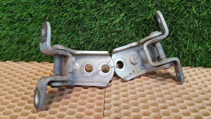 Петля двери комплект задняя правая Infiniti QX4 1999 Б/У Петля двери комплект задняя правая Infiniti QX4 1999