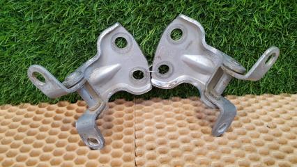 Фото запчасти петля двери комплект задняя правая Daihatsu Storia 2003 Б/У запчасть Запчасть петля двери комплект задняя правая Daihatsu Storia 2003