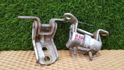 Петля двери комплект задняя правая Nissan Primera 2003 Б/У Петля двери комплект задняя правая Nissan Primera 2003