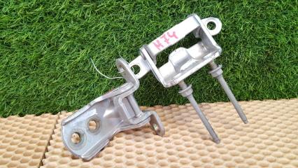 Петля двери комплект задняя правая Nissan Skyline 2005 Б/У Петля двери комплект задняя правая Nissan Skyline 2005