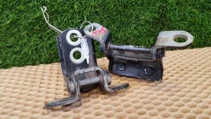 Петля двери комплект задняя левая Nissan Tiida 2008 Б/У Петля двери комплект задняя левая Nissan Tiida 2008