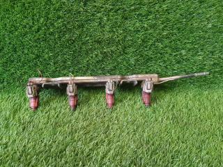 Топливная рампа с форсунками Nissan Almera 2004