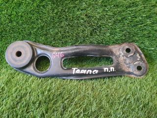 Кронштейн подрамника передний правый Nissan Teana 2006