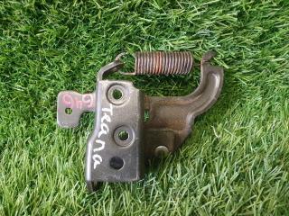 Ответная часть петля замка багажника Nissan Teana 2006