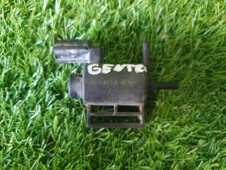 Фото запчасти клапан электромагнитный Daewoo Gentra 2013 Б/У запчасть Запчасть клапан электромагнитный Daewoo Gentra 2013