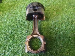 Шатун с поршнем Nissan Primera 2000 Б/У Шатун с поршнем Nissan Primera 2000