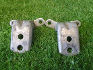 Петля двери комплект передняя левая Nissan Almera 2015 Б/У Петля двери комплект передняя левая Nissan Almera 2015