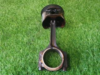 Шатун с поршнем Волга Сайбер 2010 JR41 EDZ 2.4л