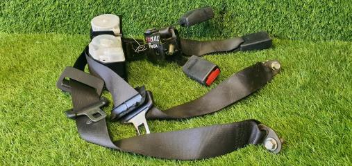 Ремень безопасности комплект задний Nissan Fuga 2005