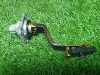 Фото запчасти датчик уровня масла Lexus IS250 2008 Б/У запчасть Запчасть датчик уровня масла Lexus IS250 2008