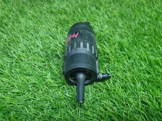 Фото запчасти моторчик омывателя Skoda Octavia 2 A5 2012 Б/У запчасть Запчасть моторчик омывателя Skoda Octavia 2 A5 2012