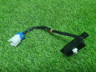 Фото запчасти кнопка регулировки сиденья задняя левая Ssangyong Chairman 1997 Б/У запчасть Запчасть кнопка регулировки сиденья задняя левая Ssangyong Chairman 1997