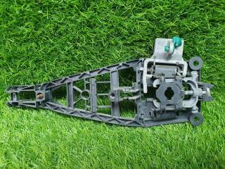 Запчасть кронштейн ручки правый Opel Corsa D 2006