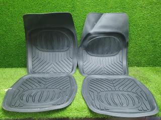 Фото запчасти комплект салонных ковриков Skoda Superb B 2002 Б/У запчасть Запчасть комплект салонных ковриков Skoda Superb B 2002