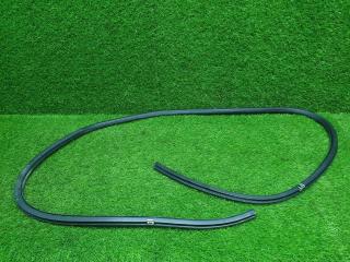 Фото запчасти уплотнительная резинка проема двери Lexus IS250 2008 Б/У запчасть Запчасть уплотнительная резинка проема двери Lexus IS250 2008