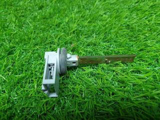 Фото запчасти датчик температуры салона Volkswagen Passat 2011 Б/У запчасть Запчасть датчик температуры салона Volkswagen Passat 2011