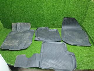 Запчасть комплект салонных ковриков Renault Duster 2014