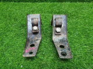 Фото запчасти кронштейн крепления стабилизатора скоба задний Kia Spectra 2008 Б/У запчасть Запчасть кронштейн крепления стабилизатора скоба задний Kia Spectra 2008