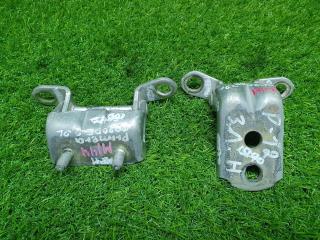 Петля двери комплект задняя левая Nissan Primera 2003 Б/У Петля двери комплект задняя левая Nissan Primera 2003