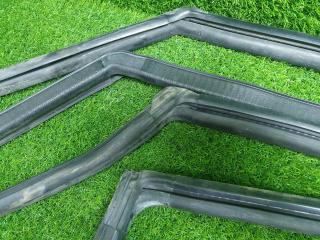 Уплотнительная резинка стекла Волга Сайбер 2010 JR41 EDZ 2.4л