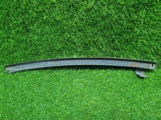 Запчасть направляющая стекла двери задняя левая Nissan Primera 2000