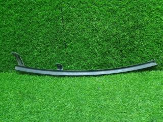 Запчасть направляющая стекла двери задняя левая Nissan Primera 2000