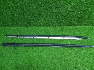 Запчасть молдинг лобового стекла передний Nissan Largo 1994