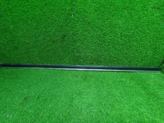 Запчасть молдинг кузова правый Nissan Largo 1994