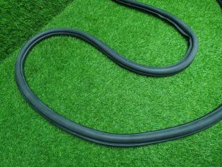 Уплотнительная резинка проема двери задняя левая Polo 6 2021 AW1 CWVA 1.6л