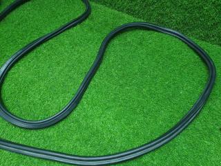 Уплотнительная резинка багажника Skoda Octavia 2 A5 1Z3 CDAB 1.8tfsi