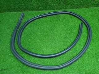 Уплотнительная резинка багажника Renault Duster 2014 HSM F4RA 400 2л Б/У