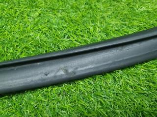 Уплотнительная резинка проема двери правая Волга Сайбер 2010 JR41 EDZ 2.4л